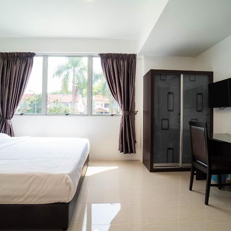 Crystal Garden Hotel Куала-Лумпур Экстерьер фото
